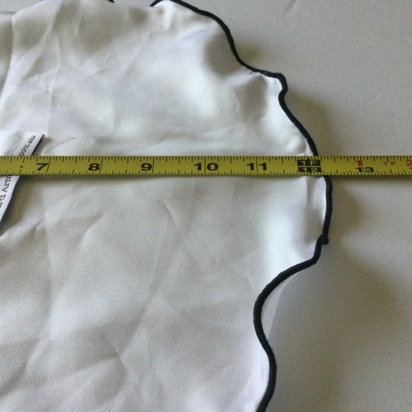 EDWARD ARMAH SILK ROUND POCKET CIRCLE SQUARE WHITE WITH BLACK EDGE NWOT - Picture 6 of 8